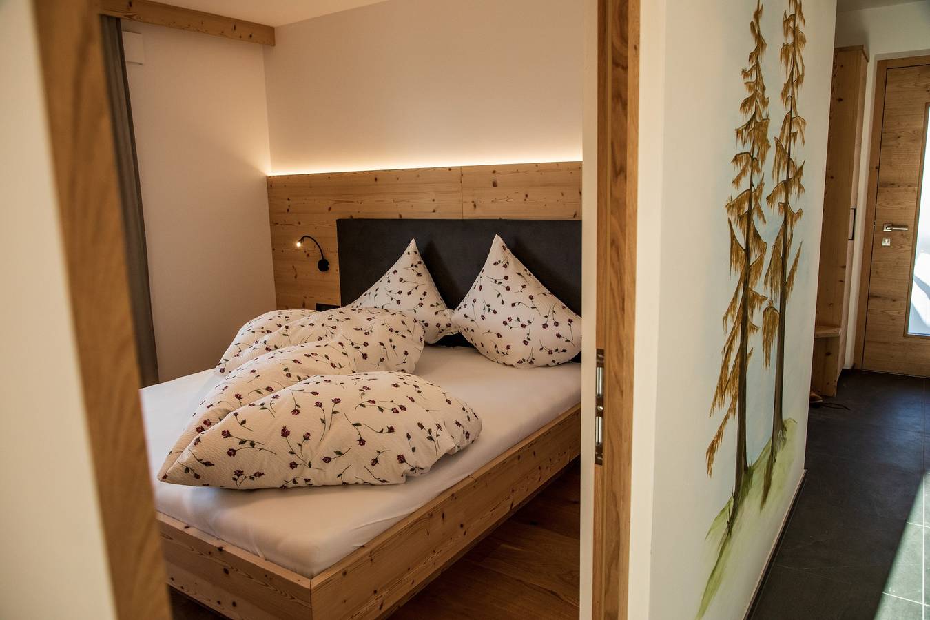 Ganze Wohnung, Ferienwohnung "Kieserhof Wald" mit Bergblick, Privat-Terrasse und Wlan in Terenten, Dolomiti Superski