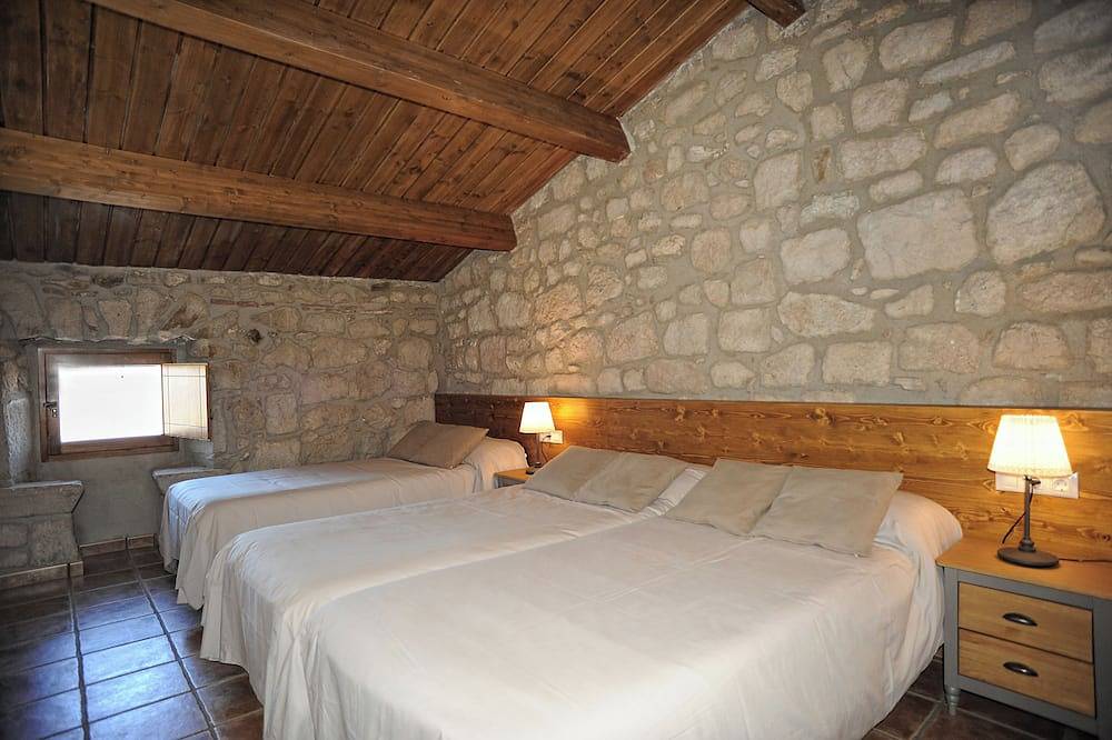 Ven a vivir una experiencia unica en plena naturaleza en La Sala de Biure in Sagás, Provincia de Barcelona