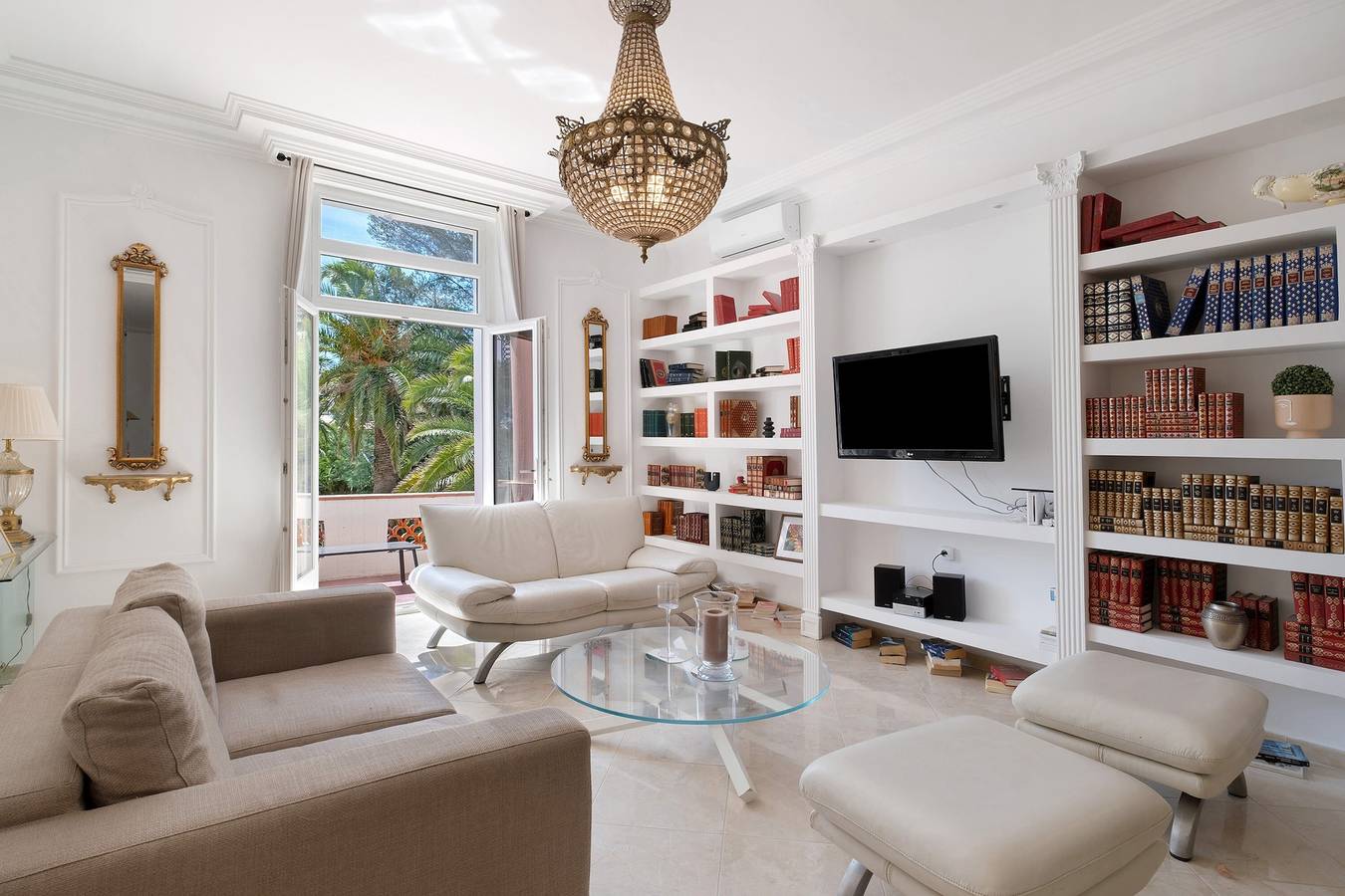 Villa « Caron Riviera » avec vue sur la mer, Wi-Fi et climatisation in Le Dramont, Saint-Raphaël