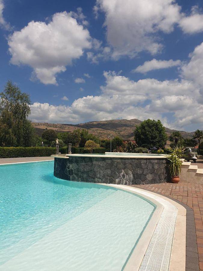 Gîte pour 2 personnes, avec Jardin ainsi que Piscine et Vue à Randazzo - 2