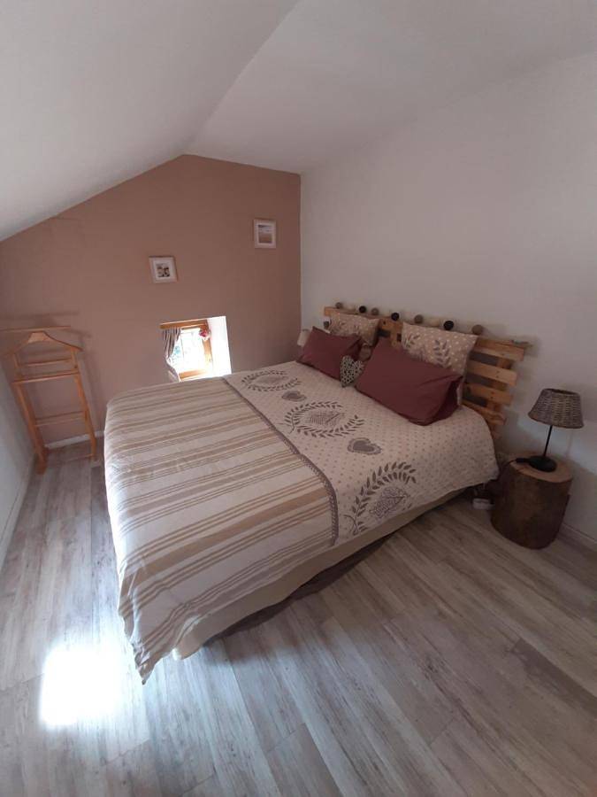 Location de vacances pour 5 personnes, avec terrasse et vue, adapté aux familles à Saint-Floret - 3