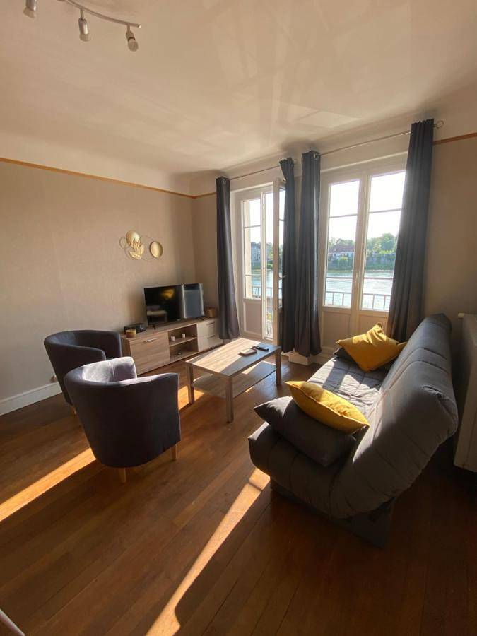 Gîte pour 4 personnes, avec Balcon et Terrasse ainsi que Jardin et Vue à Seurre