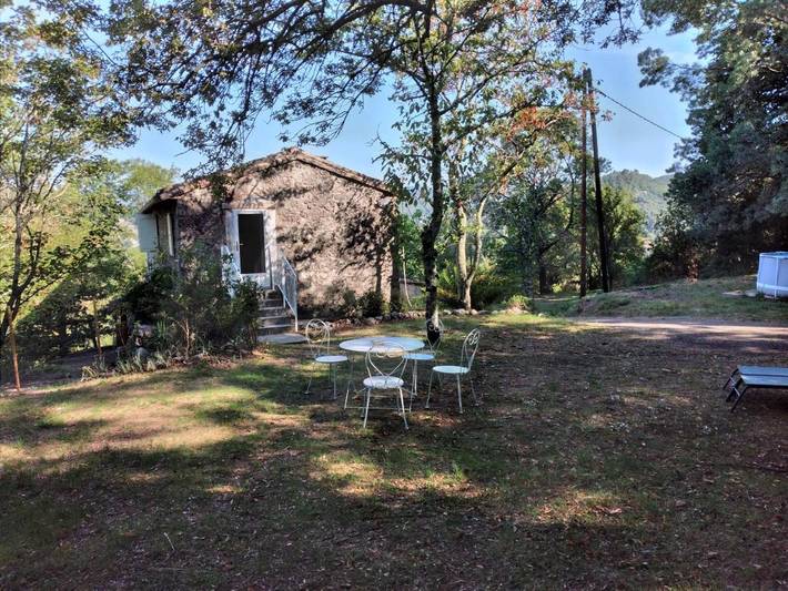 Ferienhaus für 2 Personen, mit Terrasse und Pool sowie Ausblick in Anduze