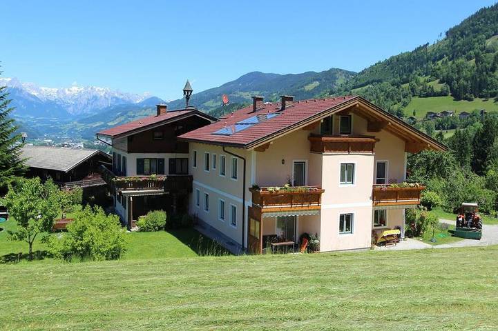 Ferienwohnung für 10 Personen, mit Garten und Terrasse