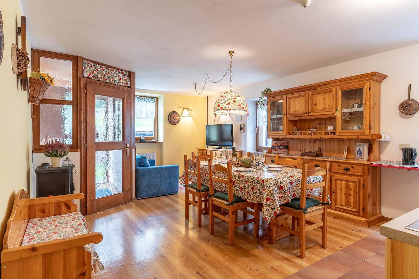 Ganze Wohnung, Ferienwohnung für 4 Personen mit Seeblick in Baselga di Pinè, Valsugana