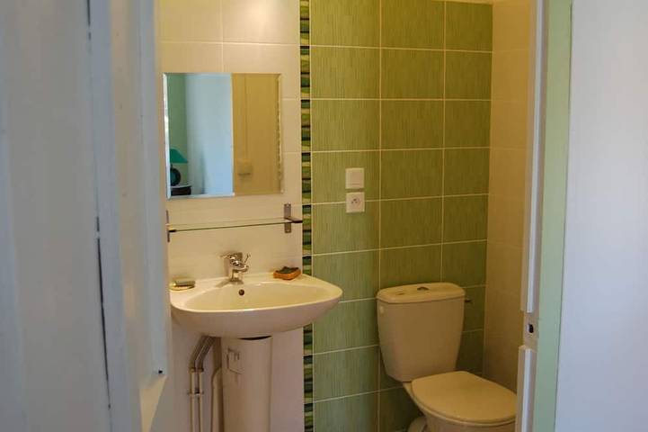 Gîte pour 2 personnes, avec terrasse dans Jalogny - 3