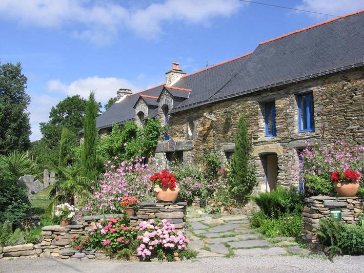 Chambre d’hôte pour 2 personnes, avec Terrasse ainsi que Jardin et Vue à Guer