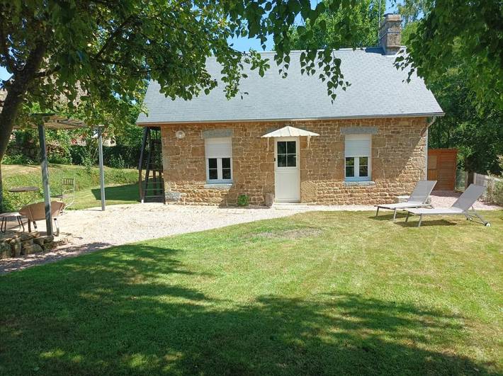 Location de vacances pour 2 personnes, avec terrasse et jardin dans Putanges-le-Lac - 2