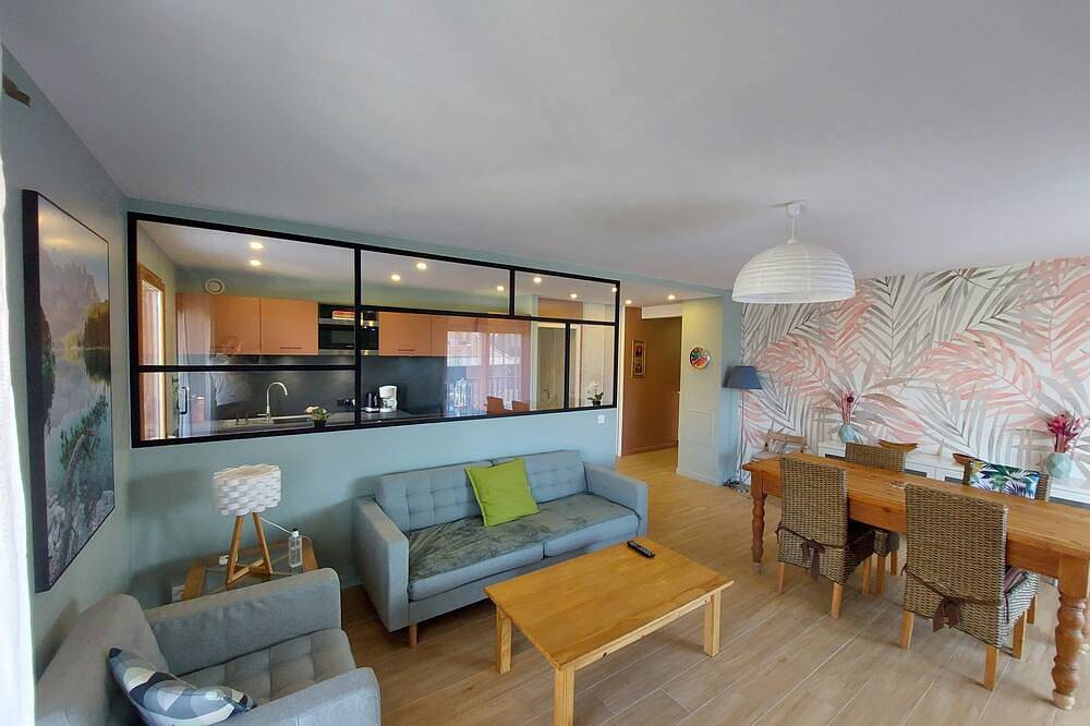 Apartamento entero, Precioso apartamento / 6 personas Menthon St Bernard, el lago de Annecy in Menthon-Saint-Bernard, Región de Annecy