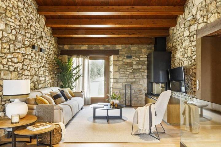 Casa rural para 20 personas, con Balcón además de Jacuzzi y Piscina en Montanyola - 2