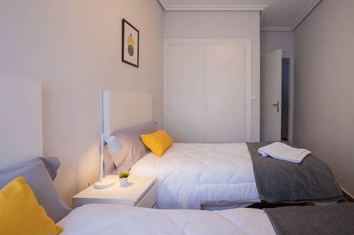 Entire apartment, Modern Comfort: 4 people in Albelda in Albelda de Iregua, La Rioja Province