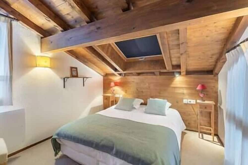 200m ski slopes-Chalet Manora -Courchevel La Tania in La Tania, La Perrière