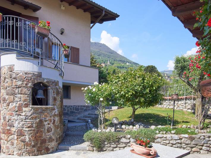 Ferienwohnung für 4 Personen, mit Balkon und Terrasse sowie Garten und Seeblick in Oberitalienische Seen - 2