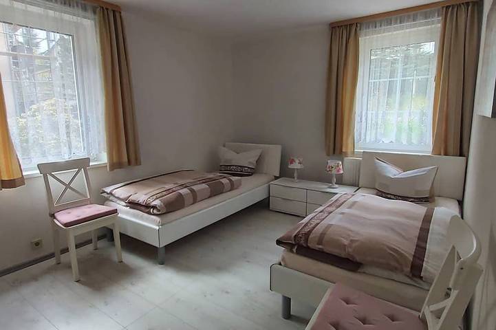 Ferienwohnung für 6 Personen, mit Balkon und Whirlpool sowie Garten in Bannewitz - 4