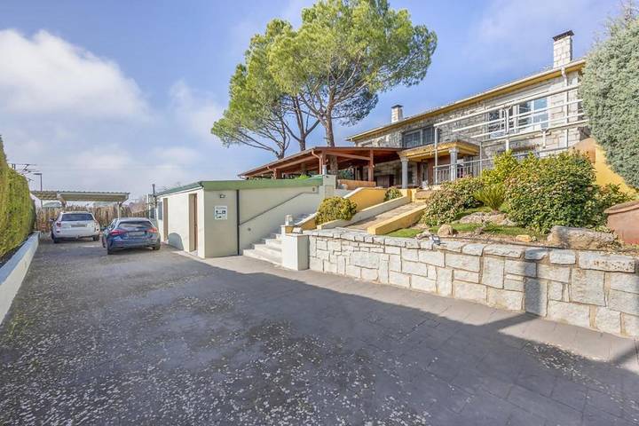 Casa de vacaciones para 10 personas, con vistas además de piscina y jardín en Sierra Norte - 4