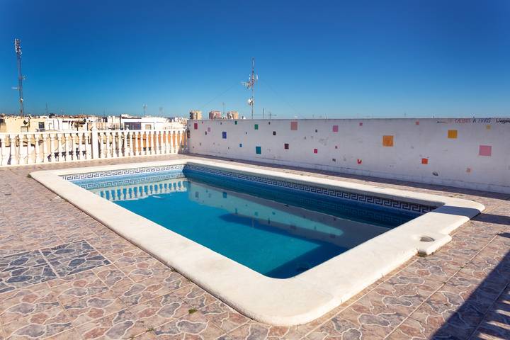 Appartement entier, Bel appartement "Navgts5p33-1" près de la plage avec piscine, climatisation et terrasse in Torrevieja Centre, Torrevieja