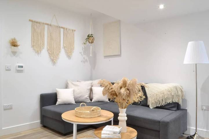 Holiday rental for 6 people in Luton