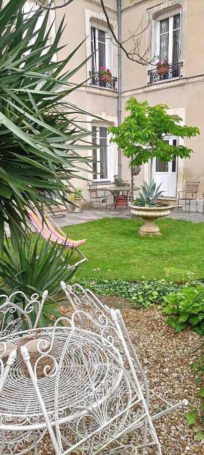 Chambre d’hôte, avec Balcon et Terrasse ainsi que Jardin et Vue