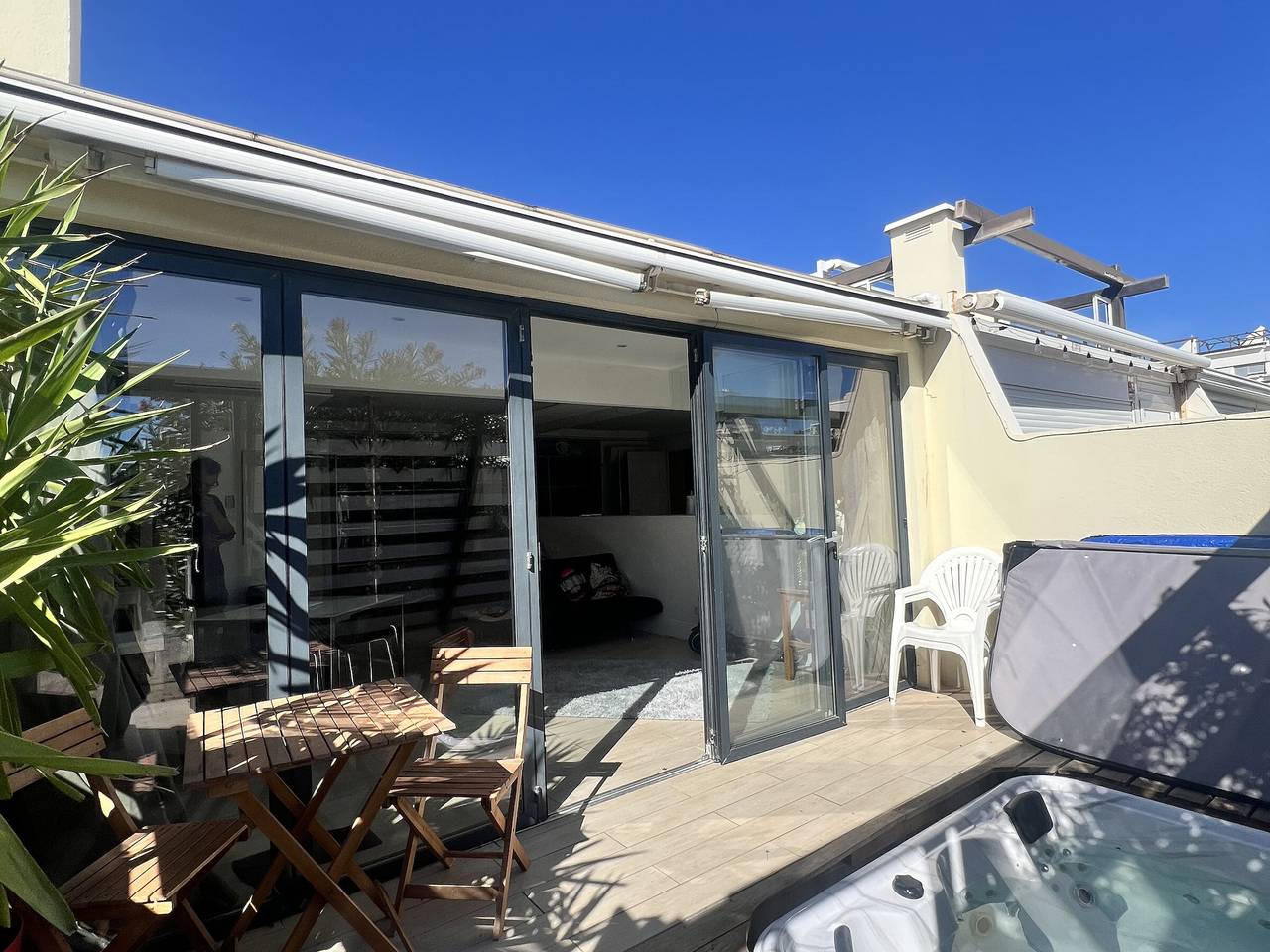 Villa con aire acondicionado, jacuzzi y aparcamiento privado, cerca de la playa para 2 personas in Cap d'Agde, Agde