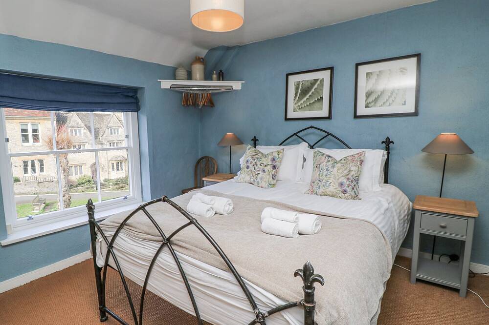 Ostlers, family friendly, with open fire in Burford in Burford, Oxfordshire