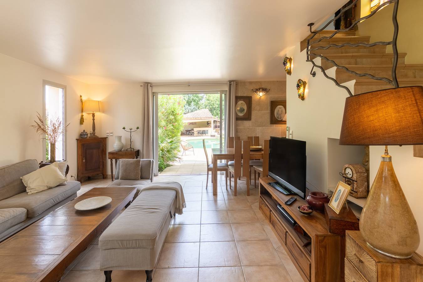 Villa 'Gite' con piscina privata, giardino privato e Wi-Fi in Grospierres, Ardèche