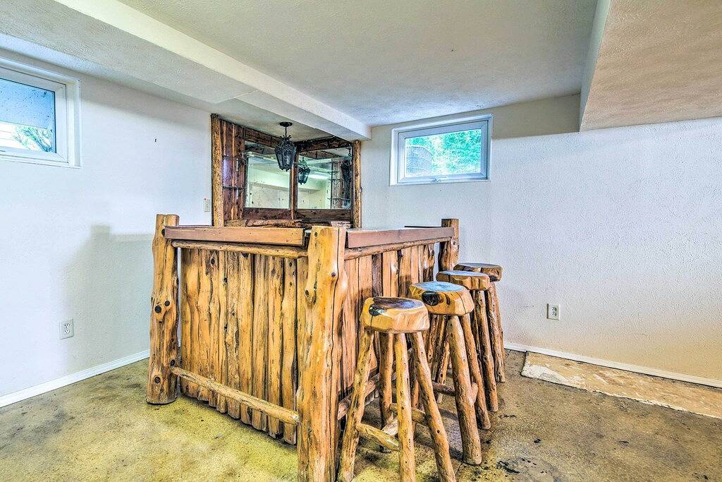 Idyllic Springfield Haven w/ Screened Porch! in Springfield (MO), Greene County (MO)