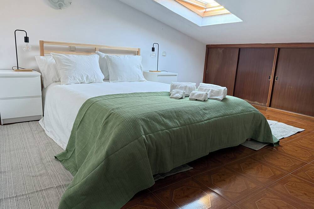 Lovely 4-bedroom Family Beach House, 2-Min Walk to Sand in Vila do Conde, Porto Distrikt