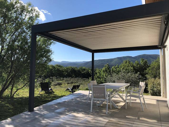 Gîte pour 6 personnes, avec terrasse et jardin