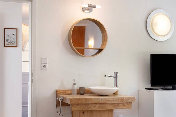 Ganze Ferienwohnung, Tiny House zum See mit Garten in Uhldingen-Mühlhofen, Region Bodensee-Oberschwaben