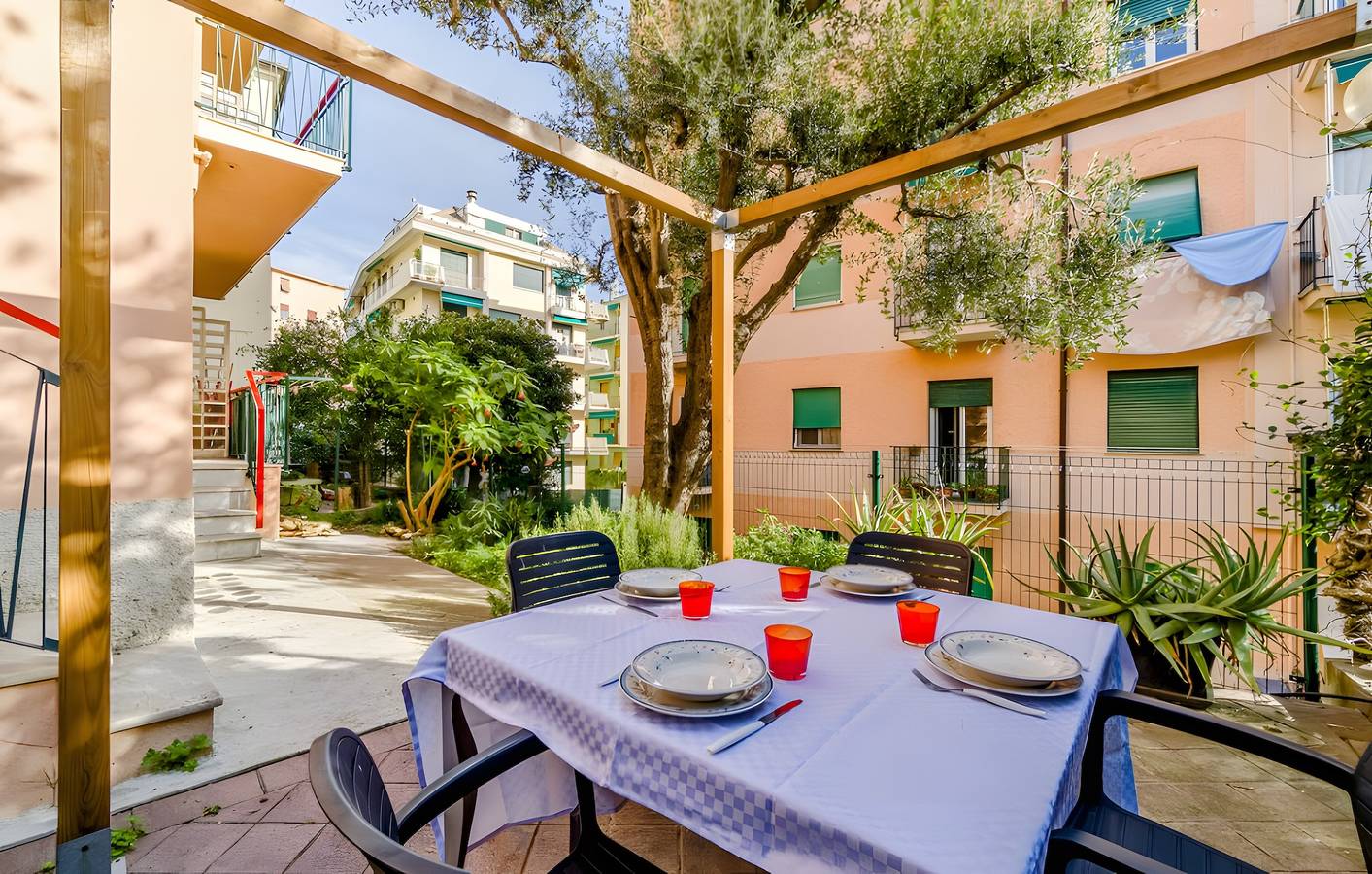 Entire apartment, 'Happy Family' Apartment with Private Terrace, Wi-Fi and Air Conditioning in Genova (City), Genoa