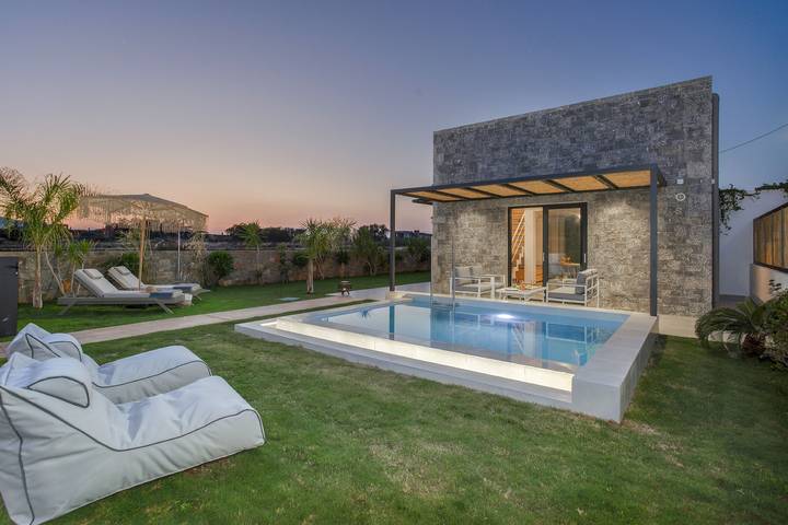 Villa pour 4 personnes, avec Jardin et Piscine dans Malia