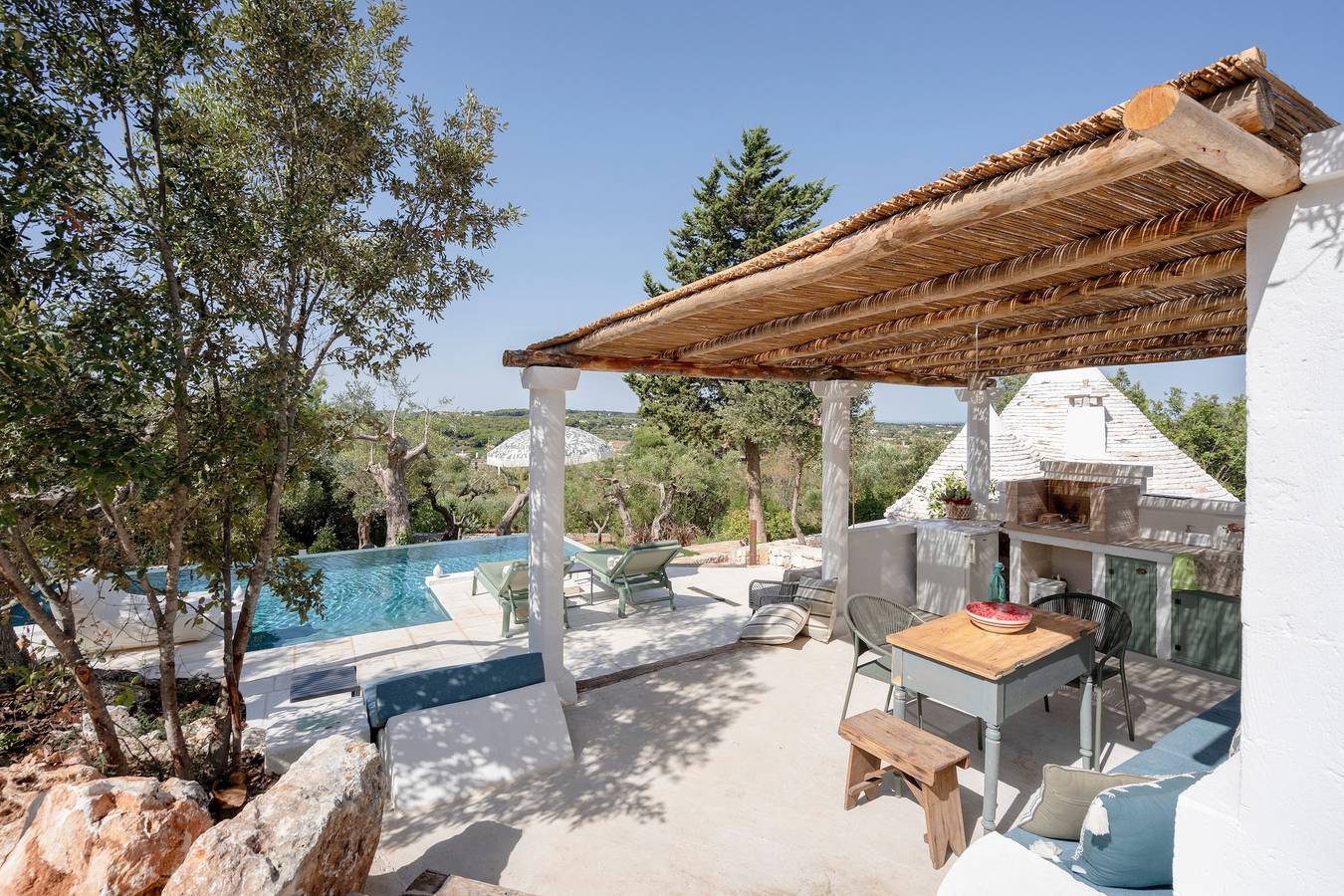 Trulli 'Wild' avec Piscine Privée, Wi-Fi et Climatisation in Putignano, Province de Bari