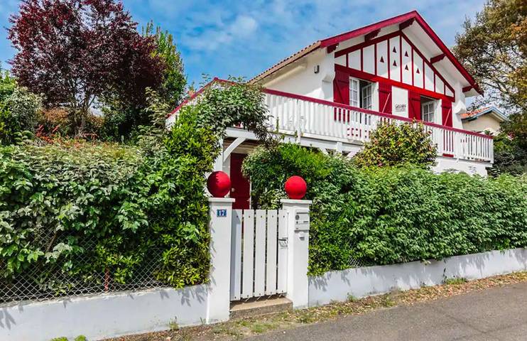 Gîte pour 6 personnes, avec terrasse et jardin