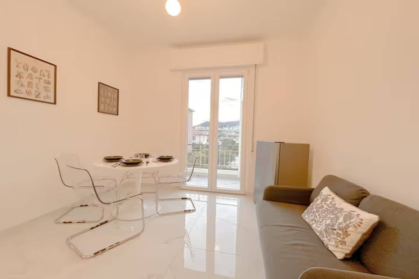 Ganze Wohnung, Ferienwohnung für 4 Personen mit Balkon in Loano, Riviera di Ponente