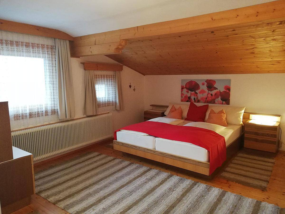 Ganze Ferienwohnung, Doppelzimmer "Zimmer 3" in Sautens, Ötztal