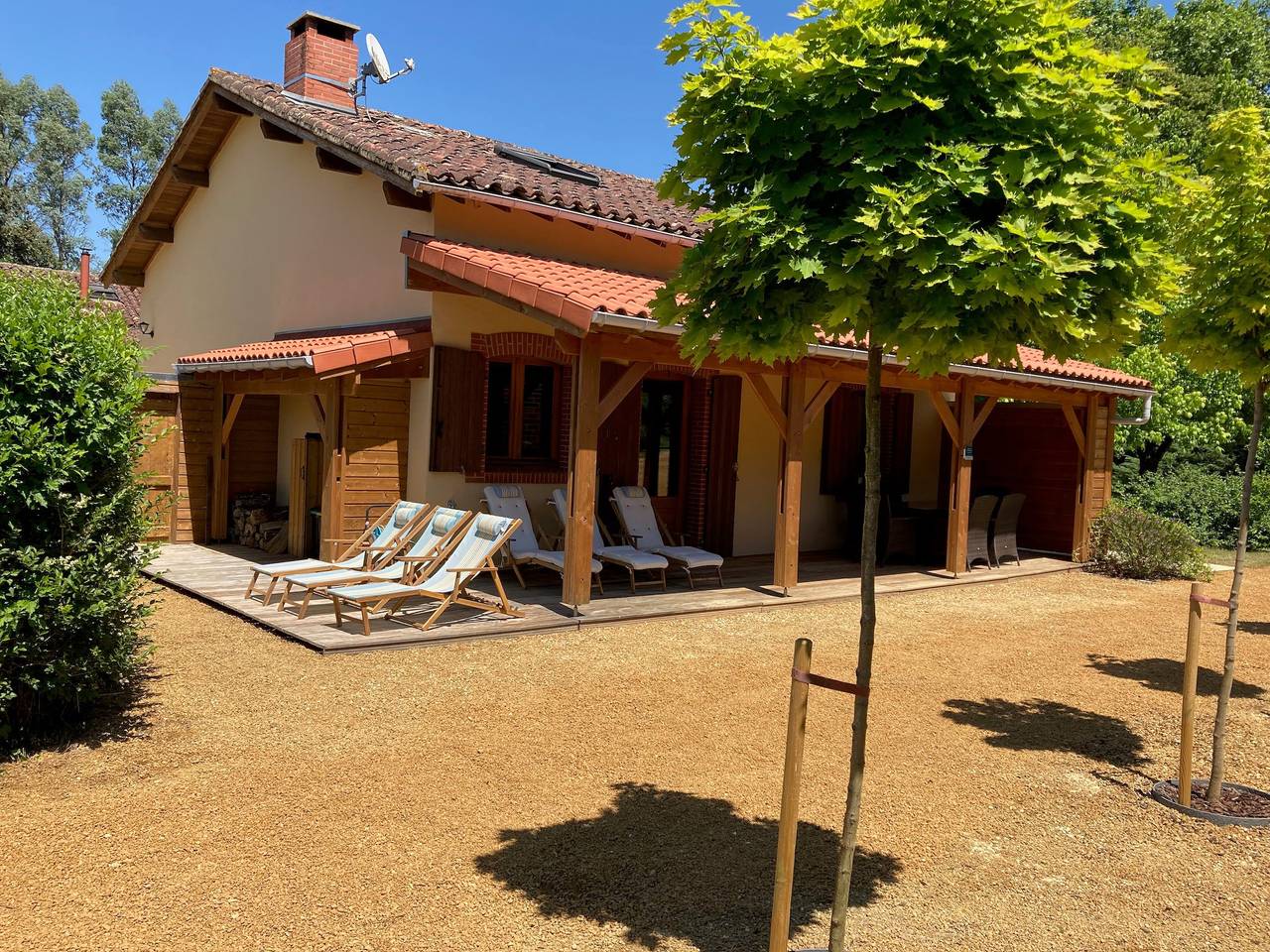 Casa tranquila con tres dormitorios y piscina privada, totalmente equipada in Larée, Gers