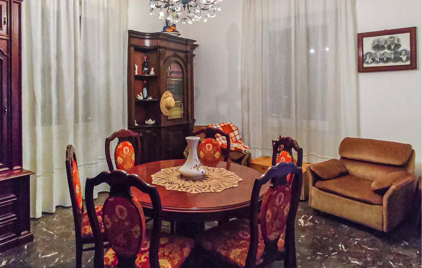 Geräumiges Apartment mit Terrasse, Parkplatz und WLAN in Varese Ligure, La Spezia Provinz