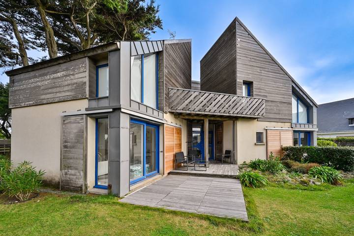 Location de vacances pour 14 personnes, avec Balcon et Jacuzzi ainsi que Terrasse et Jardin à Le Pouliguen