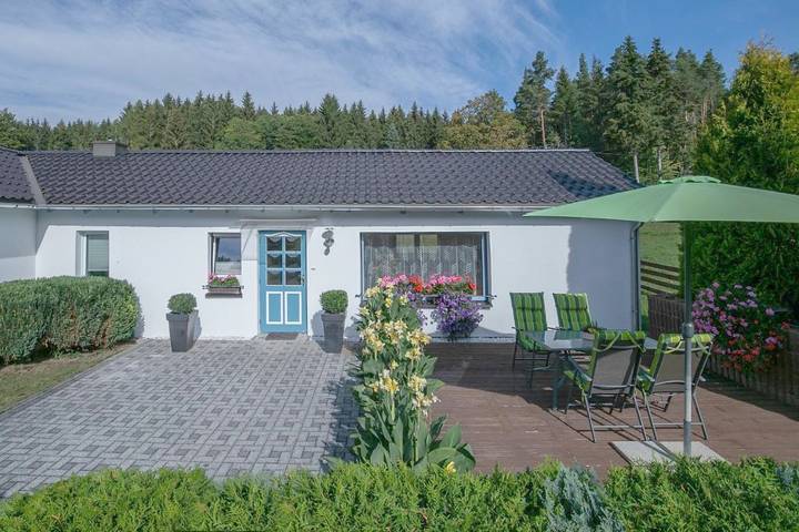 Ferienhaus für 4 Personen, mit Terrasse und Garten sowie Ausblick in Bad Brambach - 2