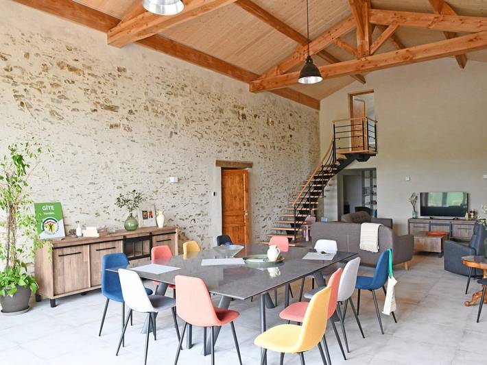 Gîte pour 14 personnes, avec jardin et terrasse dans Fontenay-le-Comte - 3