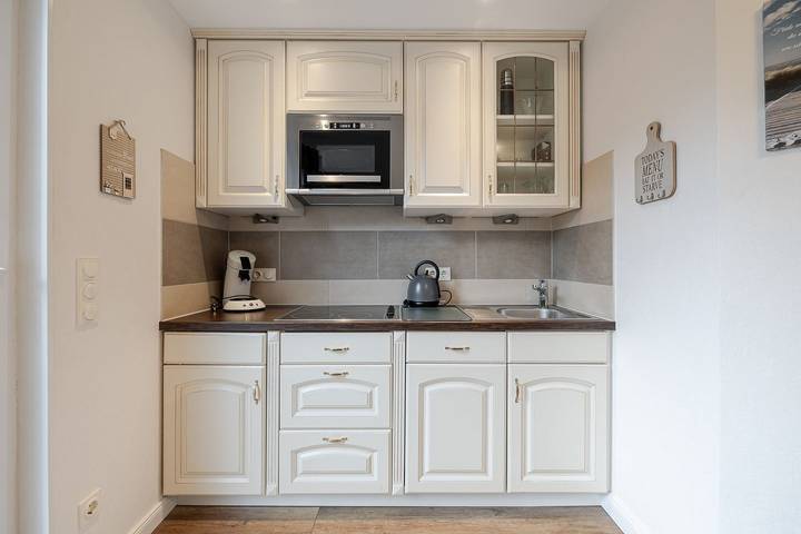 Ferienwohnung für 2 Personen, mit Terrasse in Wenningstedt - 2