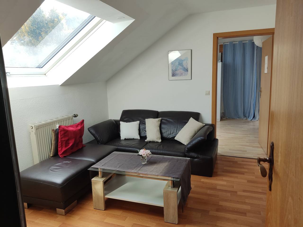 Hundefreundliche 4-Zimmer-Wohnung mit Bergblick und Balkon – Nähe Schweizer Grenze in Rickenbach, Südschwarzwald