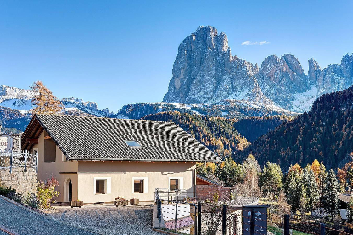 Studio entier, Studio « Lara Ruveda 2 » avec vue sur la montagne, terrasse privée et Wi-Fi in San Giacomo (Sankt Ulrich), St. Ulrich in Gröden