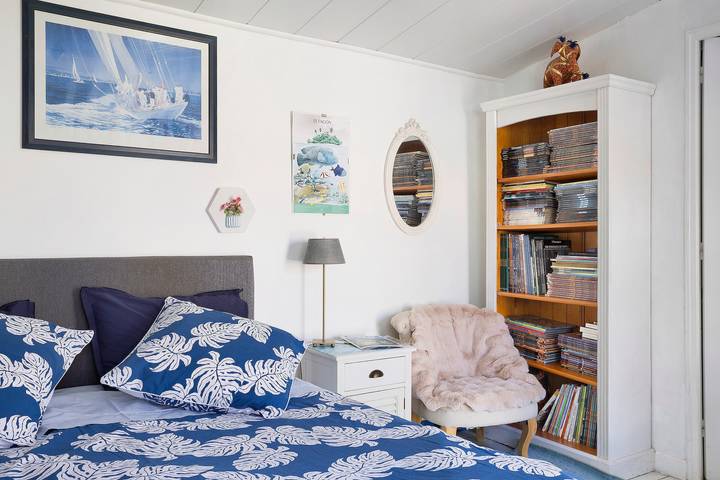 Guest Room “Lajarrieleduc” with Shared Terrace, Garden, and Wi-Fi in La Jarrie, La Rochelle region