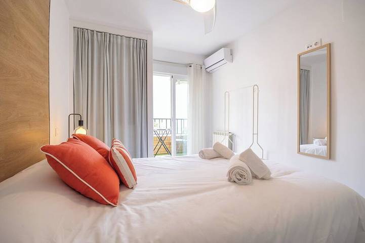 Entire apartment, Sierra Nevada Views | Sunny, Spacious & Renovated in Zaidín - Vergeles, Granada