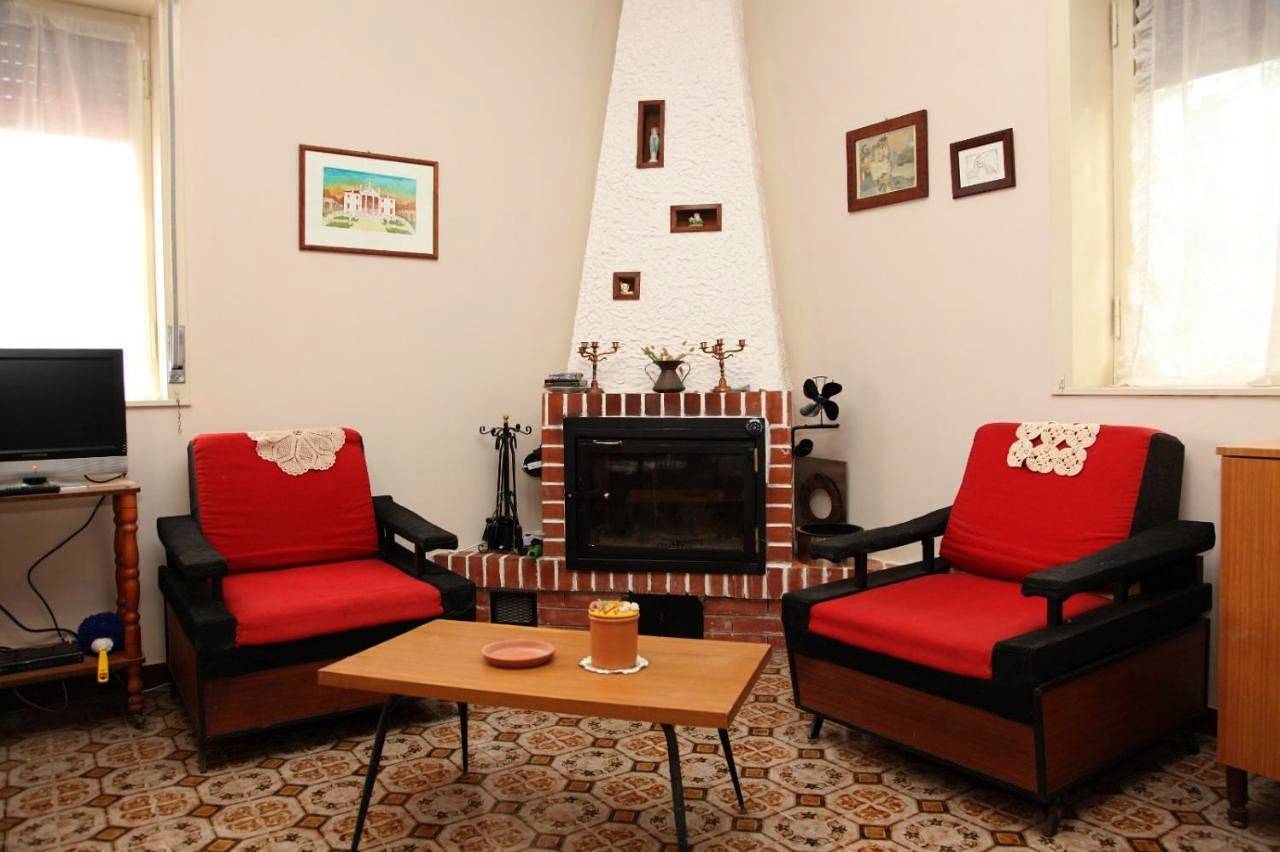 Four-Bedroom House in Nicolosi, Etna