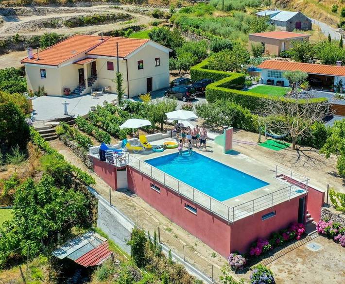Location de vacances pour 10 personnes, avec vue ainsi que jardin et piscine dans Tarouca - 4