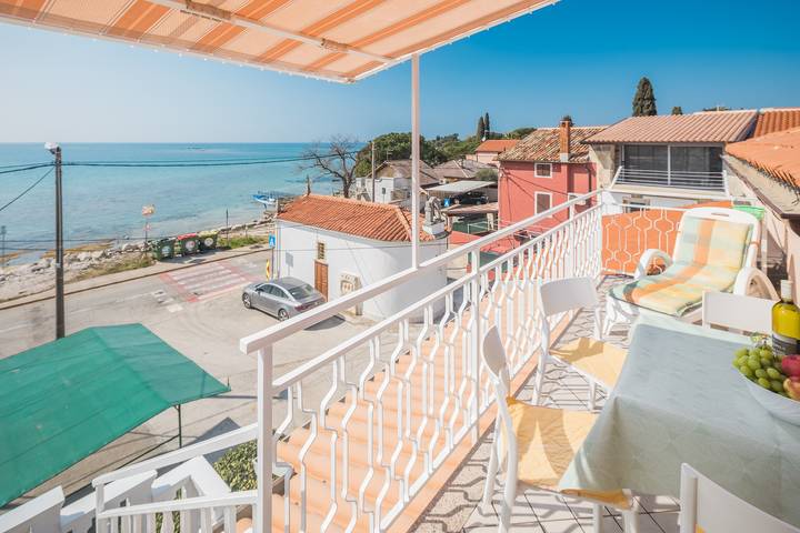 Ganze Wohnung, 1-Zimmer-Ferienwohnung am Strand Zambratija, Umag A-2557-b in plaža Zambratija, Zambratija