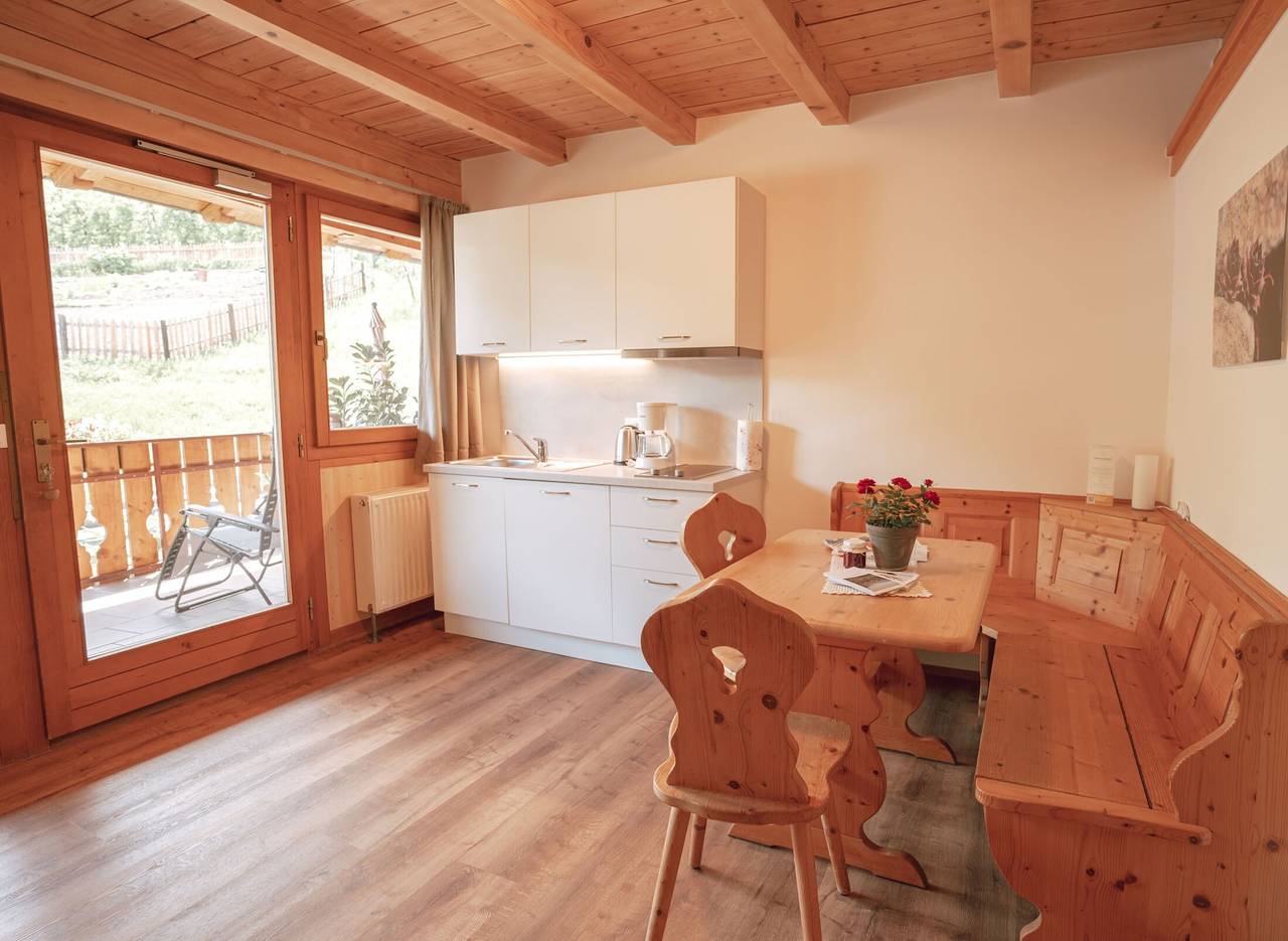Ganze Wohnung, Ferienwohnung "Toni - Obermösslhof" mit Wlan, Terrasse & Bergblick in Lana, Nonsberggruppe
