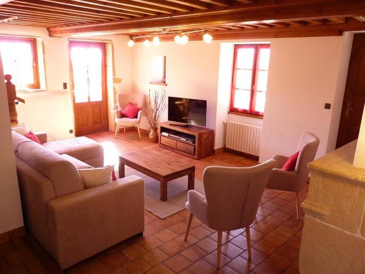 Location de vacances pour 15 personnes, avec piscine ainsi que vue et jardin à Juliénas - 2